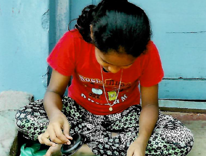 O indických školačkách (Adopce na dálku)